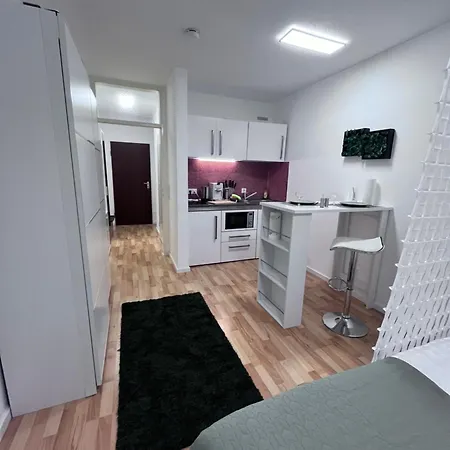 Apartment An Der Schlachte-bremen City-boxspringbett -free Parking Bremen